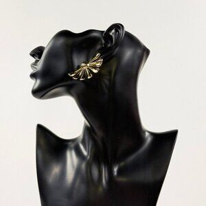 BRAND NEW IN BOX GOLD DAISY STUD EARRINGS GOLD HARDWARE SET